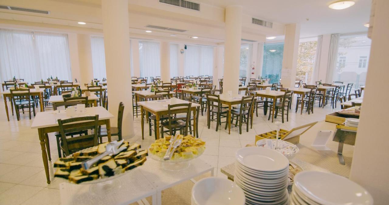 Hotel Beverly Rimini Eksteriør bilde
