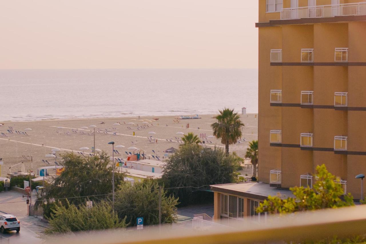 Hotel Beverly Rimini Eksteriør bilde