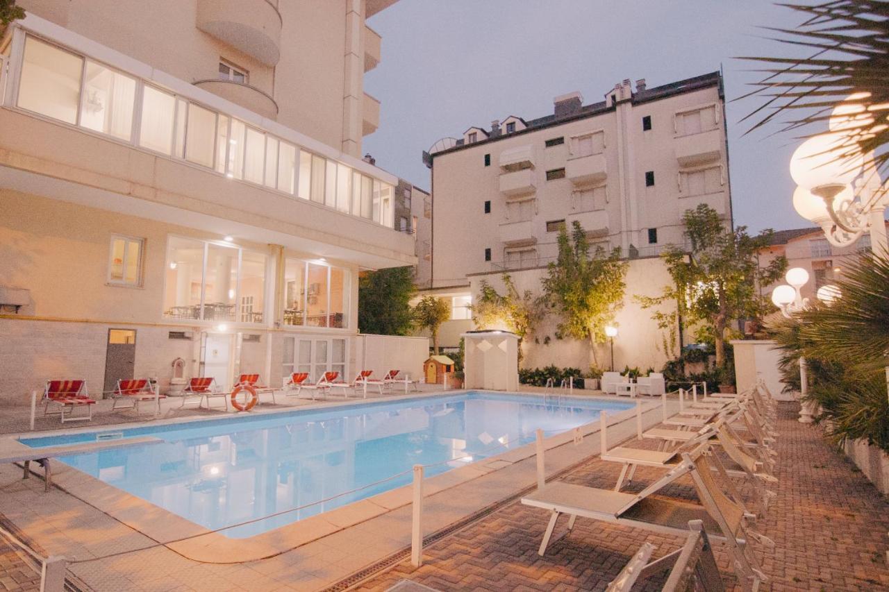 Hotel Beverly Rimini Eksteriør bilde