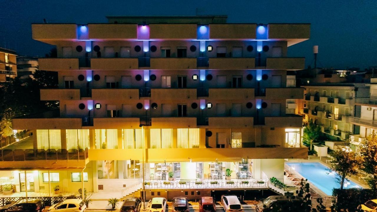 Hotel Beverly Rimini Eksteriør bilde