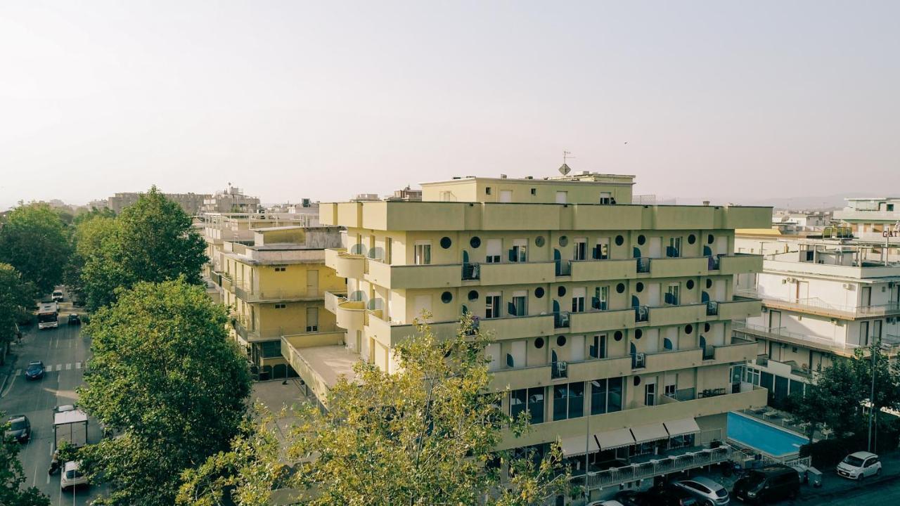 Hotel Beverly Rimini Eksteriør bilde