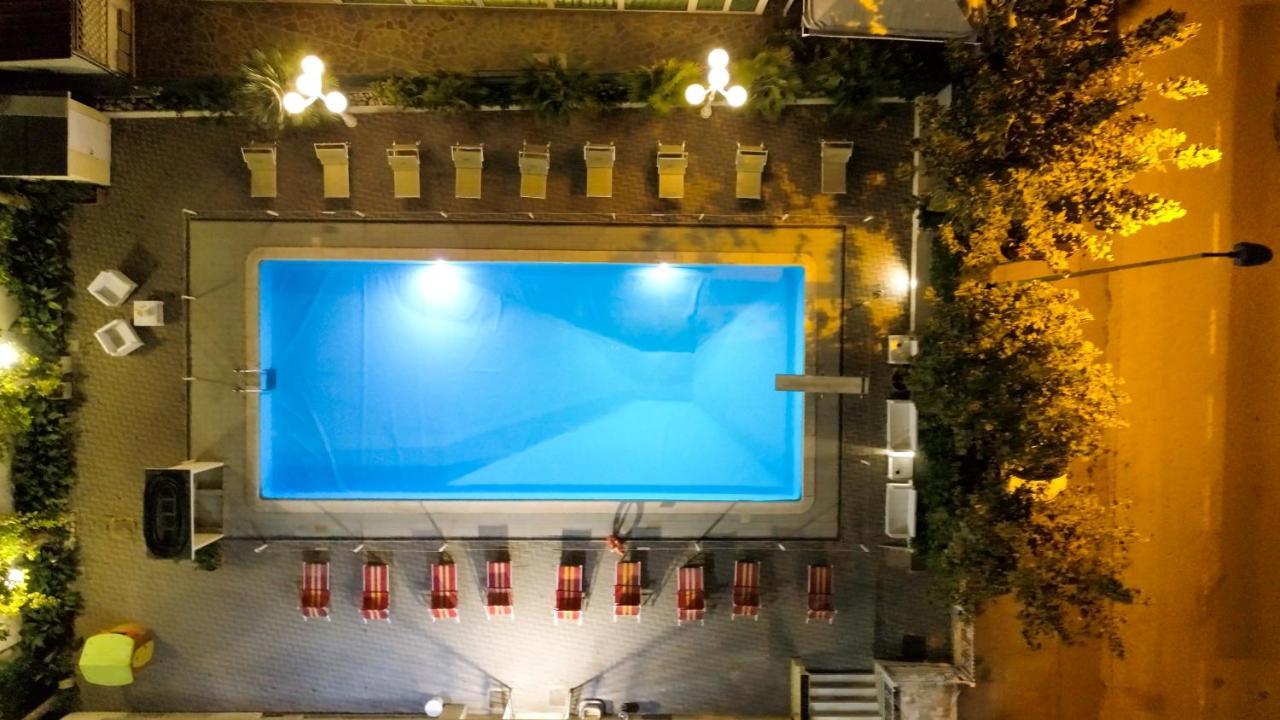 Hotel Beverly Rimini Eksteriør bilde