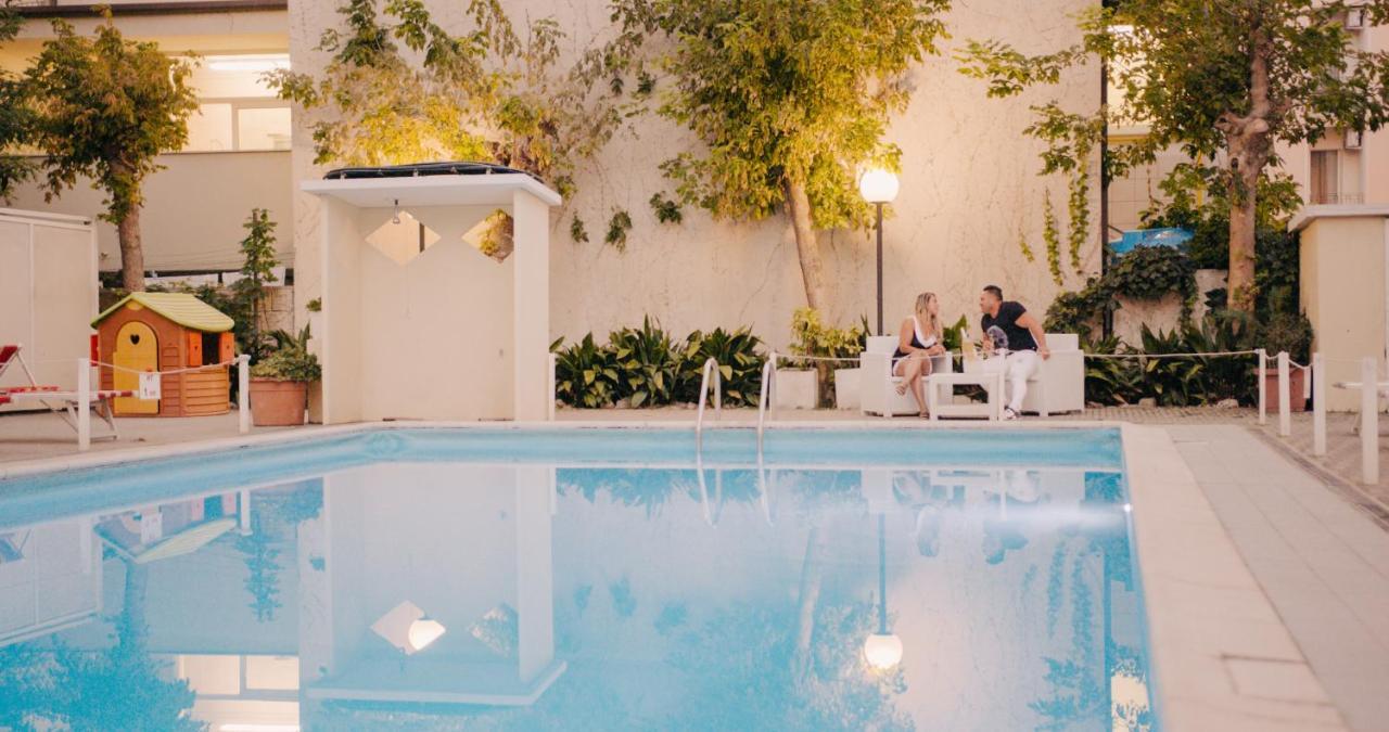 Hotel Beverly Rimini Eksteriør bilde