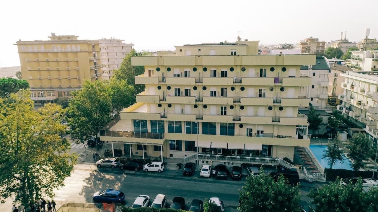 Hotel Beverly Rimini Eksteriør bilde