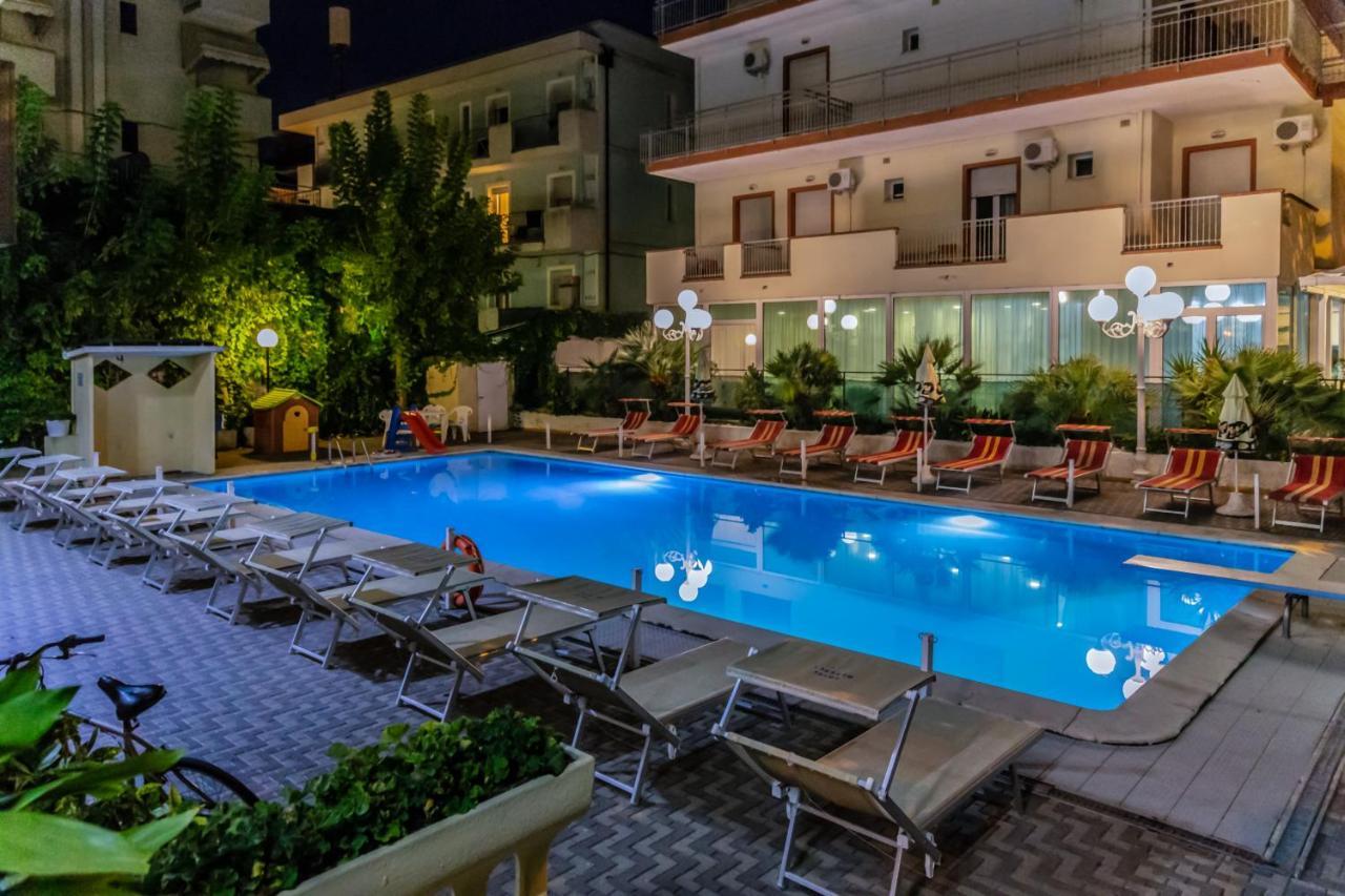 Hotel Beverly Rimini Eksteriør bilde
