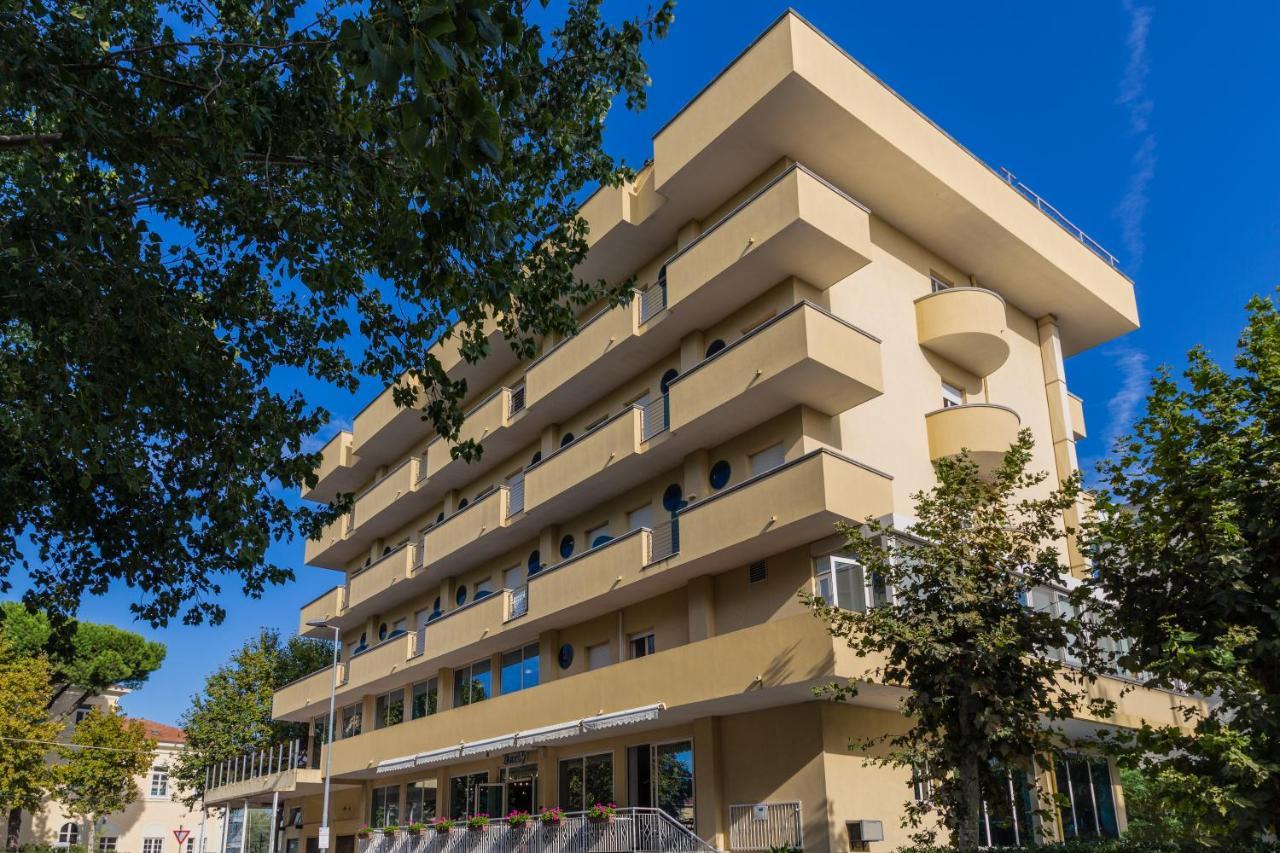 Hotel Beverly Rimini Eksteriør bilde