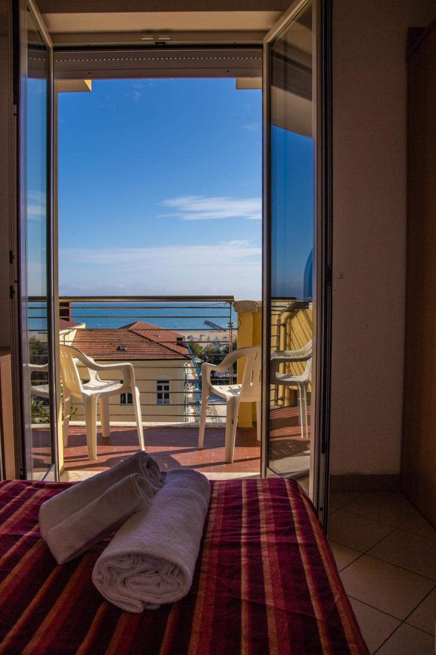 Hotel Beverly Rimini Eksteriør bilde