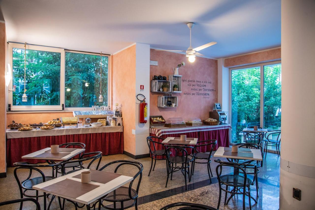 Hotel Beverly Rimini Eksteriør bilde