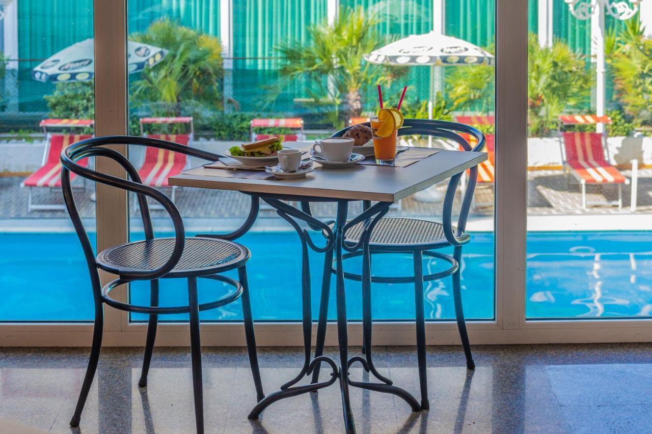Hotel Beverly Rimini Eksteriør bilde